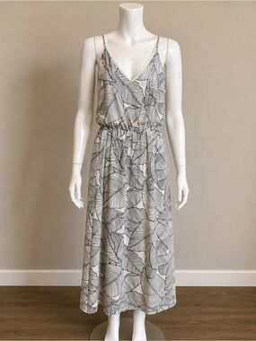 Sienna Sky Monochrome Leaf Pattern Dress